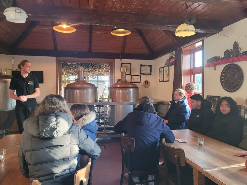 3HV naar De Mommeriete